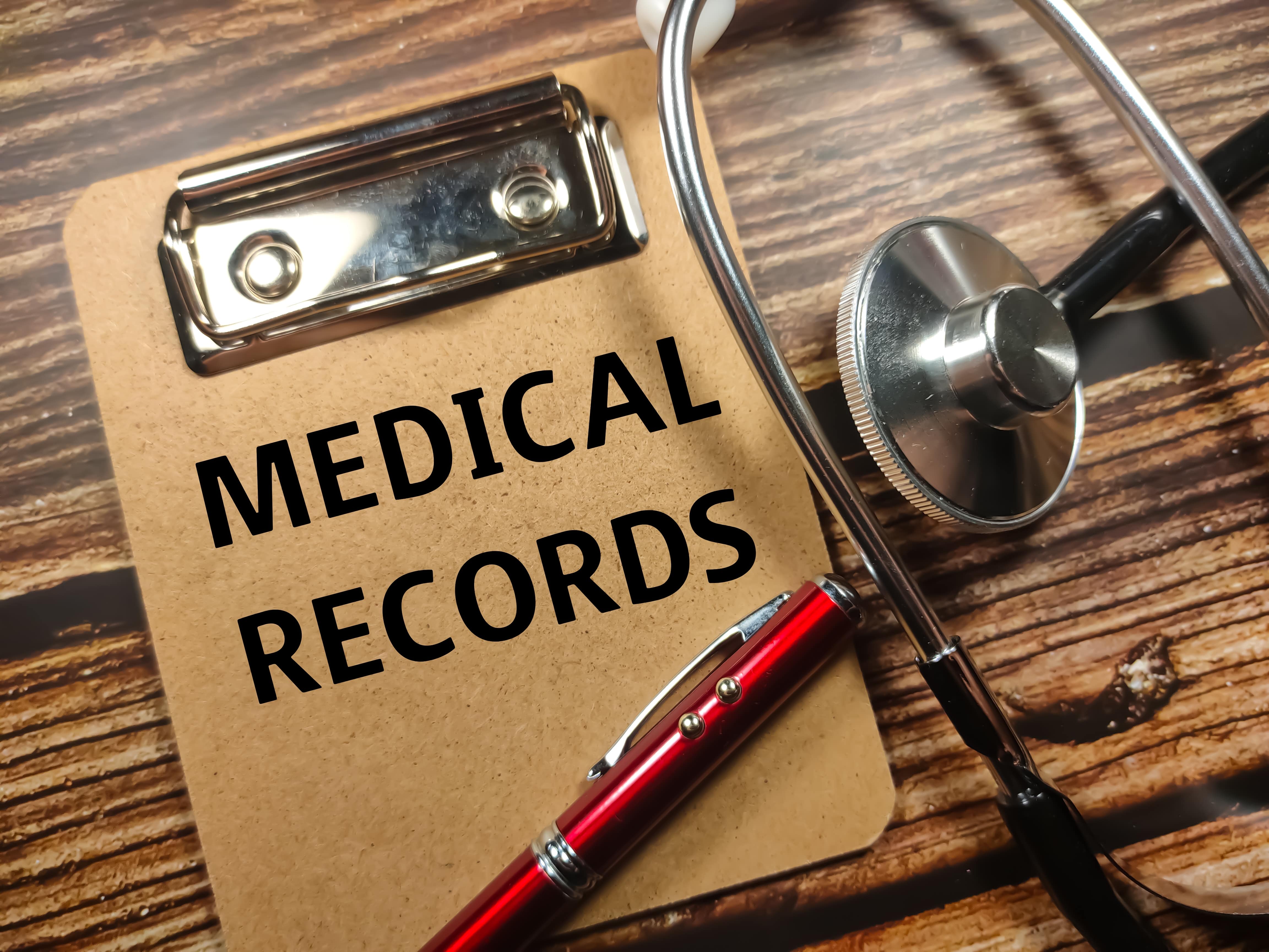 healthcare professionals can use EHRs to improve patient data recording